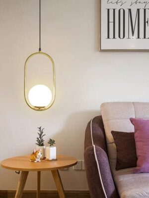 كرة زجاجية كروية مخصصة للنجف والإضاءة المعلقة، خامة عالية الجودة بتشطيب يدوي، تتوفر مع شاسية ذهبي أو أسود، ومع عدة ألوان للبلورة (أبيض، عسلي، شفاف، فاميه) لتتناسب مع مختلف الديكورات والأنماط.